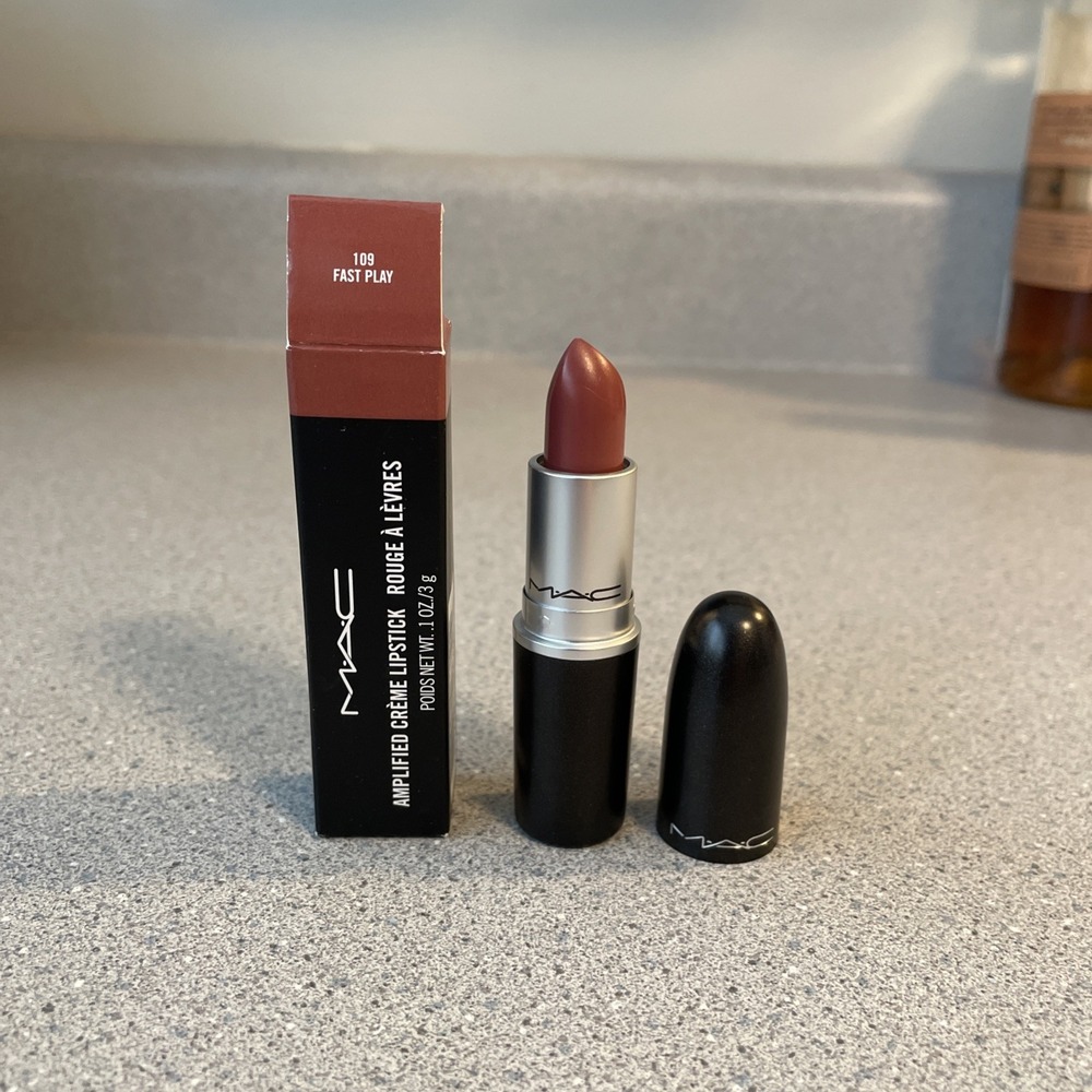 M·A·C Amplified Creme Lipstick 109 FAST PLAY 0.1oz / 3g Neutral RARE